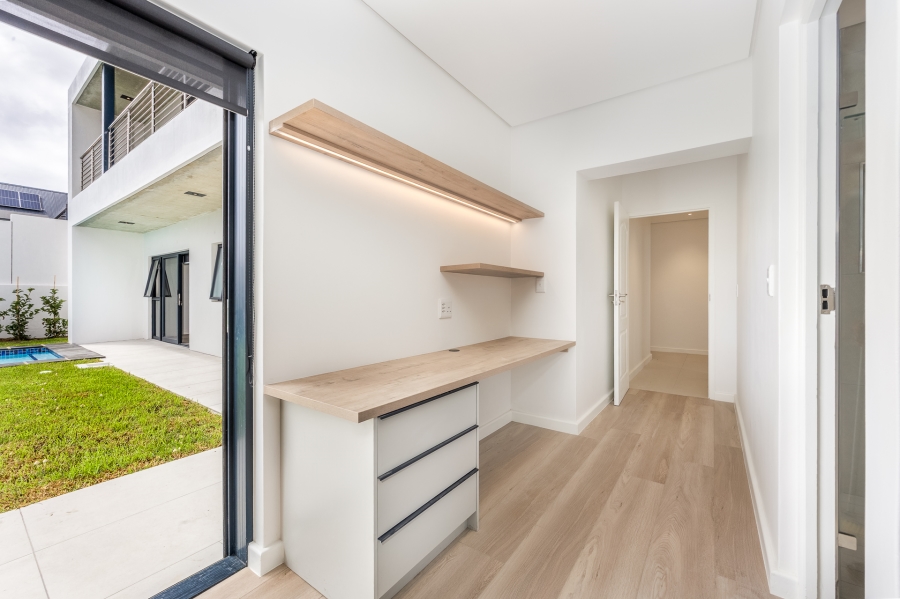 5 Bedroom Property for Sale in Mount Royal Golf Estate Western Cape